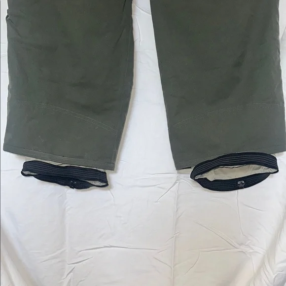 Men’s Olive Green Insulated Snowboarding Cargo Pants/Shorts. Analog. Size XS.
